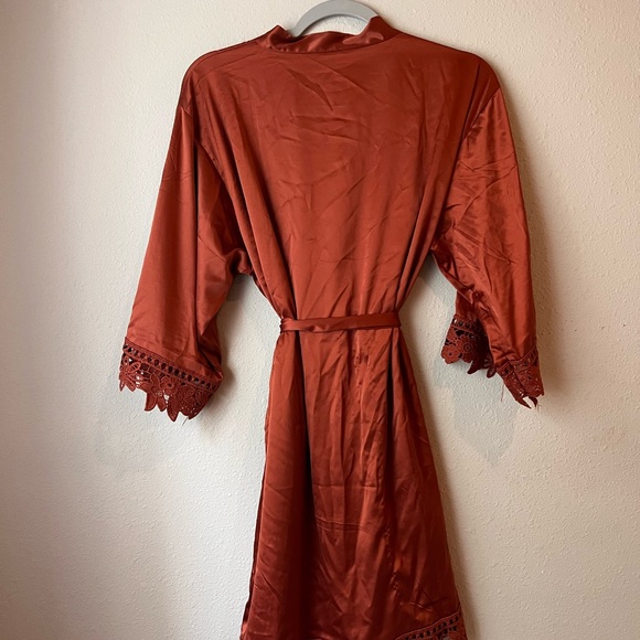 "Get Ready Robe" Rust Color Size Small Silk - Picture 3 of 3